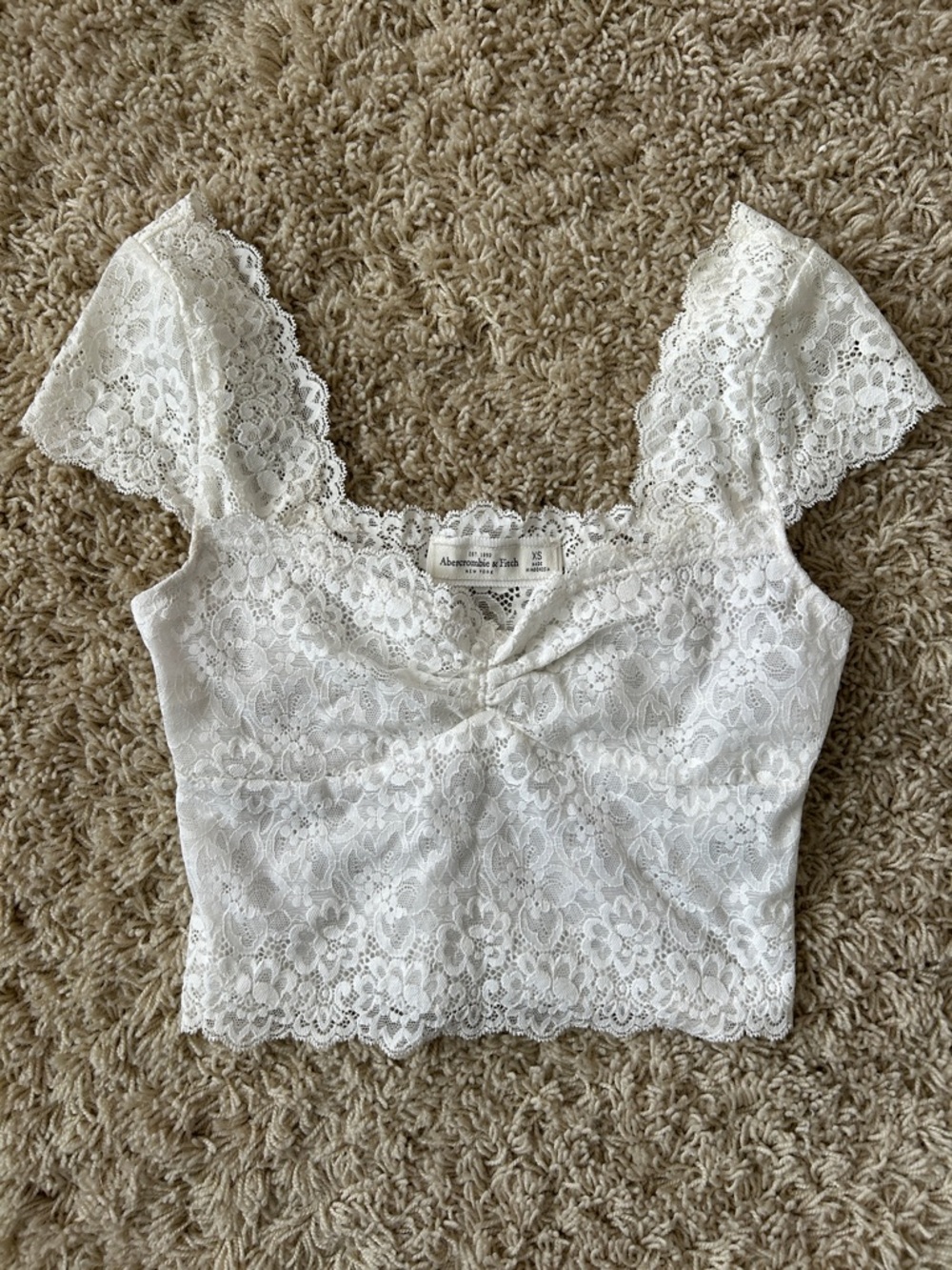 Abercrombie & Fitch White Lace Cropped Top Size XS